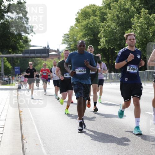 29.06.2025 - hella hamburg halbmarathon Jannik Wohlers http://msf.ph/oto/8197382 29.06.2025 09:47:07 Lombardsbrücke 1002, 1217, 1910, 2121, 2228, 2404, 2774, 2851, 3783, 4246, 5923, 5961, 6473, 7972, 8084, 8366, 8395, 9171, 11019, 11559, 11806, 12137, 12704, 12751, 13029, 13419, 14459, 15500, 15939, 16075, 16123, 16698, 17154, 18419, 19059 meine-sportfotos.de
