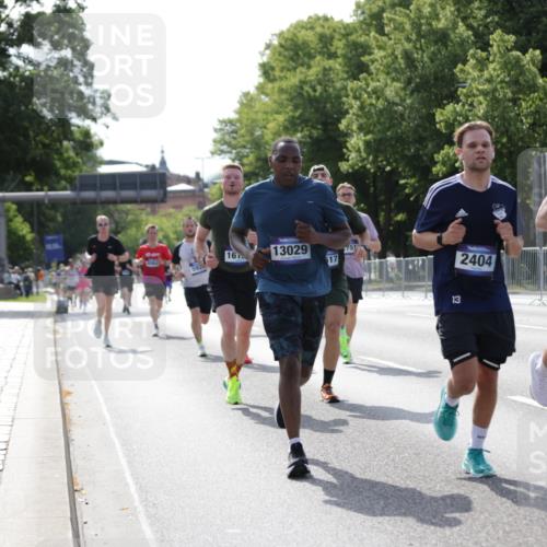 29.06.2025 - hella hamburg halbmarathon Jannik Wohlers http://msf.ph/oto/8197397 29.06.2025 09:47:07 Lombardsbrücke 1002, 1217, 1910, 2121, 2228, 2404, 2774, 2851, 3783, 4246, 5923, 5961, 6473, 7972, 8084, 8366, 8395, 9171, 11019, 11559, 11806, 12137, 12704, 12751, 13029, 13419, 14459, 15500, 15939, 16075, 16123, 16698, 17154, 18419, 19059 meine-sportfotos.de
