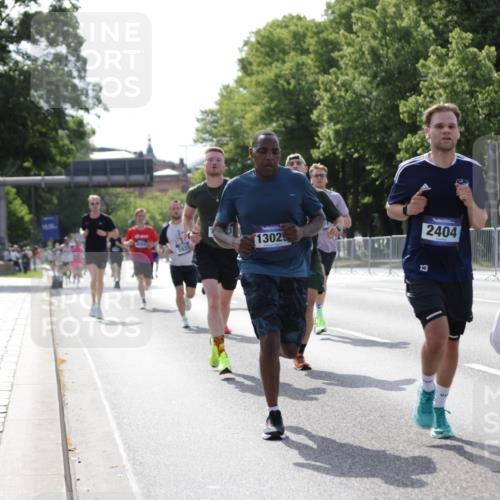 29.06.2025 - hella hamburg halbmarathon Jannik Wohlers http://msf.ph/oto/8197402 29.06.2025 09:47:07 Lombardsbrücke 1002, 1217, 1910, 2121, 2228, 2404, 2774, 2851, 3783, 4246, 5923, 5961, 6473, 7972, 8084, 8366, 8395, 9171, 11019, 11559, 11806, 12137, 12704, 12751, 13029, 13419, 14459, 15500, 15939, 16075, 16123, 16698, 17154, 18419, 19059 meine-sportfotos.de
