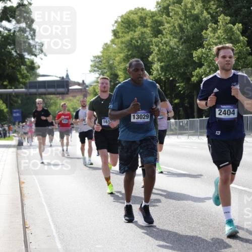 29.06.2025 - hella hamburg halbmarathon Jannik Wohlers http://msf.ph/oto/8197422 29.06.2025 09:47:07 Lombardsbrücke 1002, 1217, 1910, 2121, 2228, 2404, 2774, 2851, 3783, 4246, 5923, 5961, 6473, 7972, 8084, 8366, 8395, 9171, 11019, 11559, 11806, 12137, 12704, 12751, 13029, 13419, 14459, 15500, 15939, 16075, 16123, 16698, 17154, 18419, 19059 meine-sportfotos.de