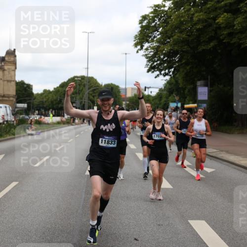 29.06.2025 - hella hamburg halbmarathon Yannick Fuchs http://msf.ph/oto/8197424 29.06.2025 10:31:43 20KM 1411, 2767, 4860, 4865, 5003, 5092, 5307, 5315, 6123, 6529, 7310, 7482, 8121, 8362, 9178, 9296, 9914, 10680, 10738, 11833, 13141, 13854, 13972, 14387, 14459, 14691, 14934, 15178, 15261, 15939, 16523, 17024, 17125, 17306, 17658, 17723, 18062, 18384, 18824 meine-sportfotos.de