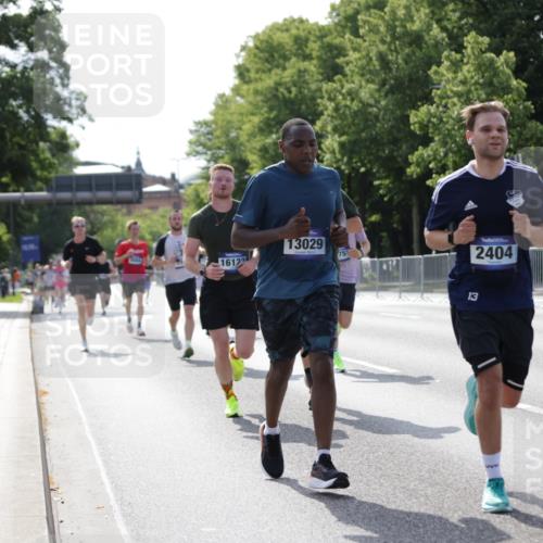 29.06.2025 - hella hamburg halbmarathon Jannik Wohlers http://msf.ph/oto/8197434 29.06.2025 09:47:07 Lombardsbrücke 1002, 1217, 1910, 2121, 2228, 2404, 2774, 2851, 3783, 4246, 5923, 5961, 6473, 7972, 8084, 8366, 8395, 9171, 11019, 11559, 11806, 12137, 12704, 12751, 13029, 13419, 14459, 15500, 15939, 16075, 16123, 16698, 17154, 18419, 19059 meine-sportfotos.de