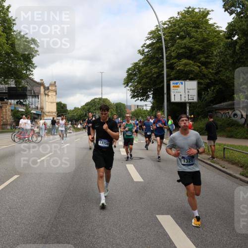 29.06.2025 - hella hamburg halbmarathon Yannick Fuchs http://msf.ph/oto/8197471 29.06.2025 10:44:26 20KM 1119, 1216, 1321, 1399, 1507, 1630, 2020, 2234, 2788, 3296, 3852, 3947, 4127, 4247, 4346, 4933, 5894, 6662, 6795, 7176, 8153, 8313, 8572, 8657, 8704, 8899, 9031, 9303, 10371, 10480, 10750, 11356, 11455, 11607, 12235, 12527, 12624, 12733, 13008, 13282, 13463, 13609, 13758, 13812, 14257, 14562, 15803, 15950, 16000, 16242, 16716, 16732, 16806, 16887, 17247, 17319, 17384, 18066, 18228, 18229, 18370, 18451, 18499, 18657, 18658, 18811, 18884 meine-sportfotos.de