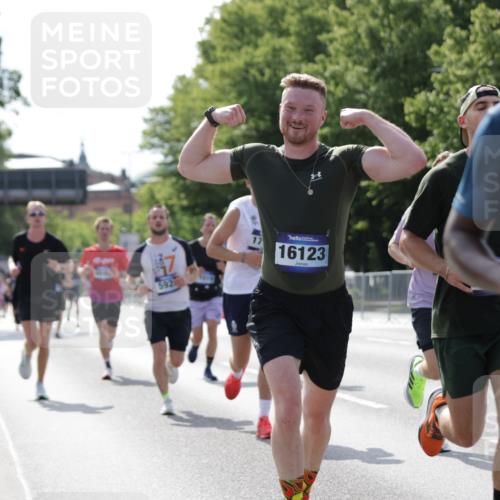 29.06.2025 - hella hamburg halbmarathon Jannik Wohlers http://msf.ph/oto/8197475 29.06.2025 09:47:08 Lombardsbrücke 1002, 1217, 1910, 2121, 2228, 2404, 2774, 2851, 3783, 4246, 5923, 5961, 7972, 8084, 8366, 8395, 9171, 11019, 11559, 11806, 12137, 12704, 12751, 13029, 13419, 14459, 15500, 15939, 16075, 16123, 16698, 17154, 18419, 19059 meine-sportfotos.de