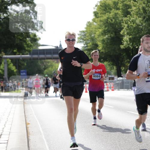 29.06.2025 - hella hamburg halbmarathon Jannik Wohlers http://msf.ph/oto/8197583 29.06.2025 09:47:11 Lombardsbrücke 1217, 2404, 2851, 3783, 5923, 5961, 8084, 8395, 9171, 11019, 11559, 11806, 12137, 12704, 12751, 13029, 13419, 14459, 15939, 16123, 17154, 18419, 18689 meine-sportfotos.de