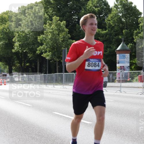 29.06.2025 - hella hamburg halbmarathon Jannik Wohlers http://msf.ph/oto/8197678 29.06.2025 09:47:13 Lombardsbrücke 1217, 2404, 2851, 5923, 8084, 8395, 9171, 10968, 11019, 11559, 12704, 12751, 13029, 13419, 14459, 16123, 17154, 18419, 18689 meine-sportfotos.de
