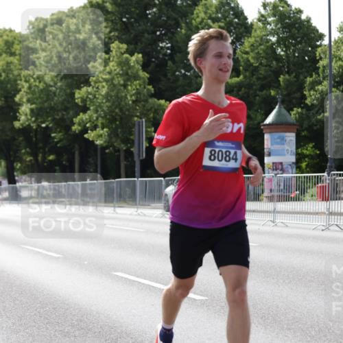 29.06.2025 - hella hamburg halbmarathon Jannik Wohlers http://msf.ph/oto/8197689 29.06.2025 09:47:13 Lombardsbrücke 1217, 2404, 2851, 5923, 8084, 8395, 9171, 10968, 11019, 11559, 12704, 12751, 13029, 13419, 14459, 16123, 17154, 18419, 18689 meine-sportfotos.de