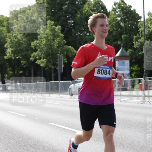 29.06.2025 - hella hamburg halbmarathon Jannik Wohlers http://msf.ph/oto/8197698 29.06.2025 09:47:13 Lombardsbrücke 1217, 2404, 2851, 5923, 8084, 8395, 9171, 10968, 11019, 11559, 12704, 12751, 13029, 13419, 14459, 16123, 17154, 18419, 18689 meine-sportfotos.de