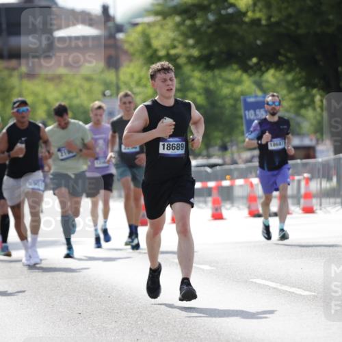 29.06.2025 - hella hamburg halbmarathon Jannik Wohlers http://msf.ph/oto/8197710 29.06.2025 09:47:14 Lombardsbrücke 1217, 2404, 2851, 5923, 8084, 8395, 8901, 9171, 10968, 11019, 11559, 12704, 12751, 13029, 13419, 14459, 16123, 17154, 18419, 18689 meine-sportfotos.de