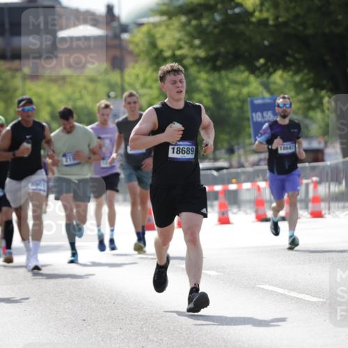 29.06.2025 - hella hamburg halbmarathon Jannik Wohlers http://msf.ph/oto/8197719 29.06.2025 09:47:14 Lombardsbrücke 1217, 2404, 2851, 5923, 8084, 8395, 8901, 9171, 10968, 11019, 11559, 12704, 12751, 13029, 13419, 14459, 16123, 17154, 18419, 18689 meine-sportfotos.de