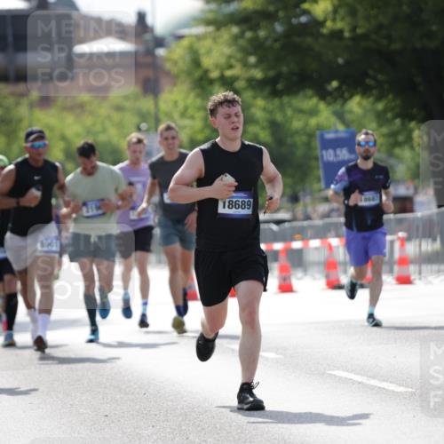 29.06.2025 - hella hamburg halbmarathon Jannik Wohlers http://msf.ph/oto/8197731 29.06.2025 09:47:14 Lombardsbrücke 1217, 2404, 2851, 5923, 8084, 8395, 8901, 9171, 10968, 11019, 11559, 12704, 12751, 13029, 13419, 14459, 16123, 17154, 18419, 18689 meine-sportfotos.de