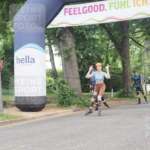29.06.2025 - hella hamburg halbmarathon KatJ http://msf.ph/oto/8197773 29.06.2025 09:29:38 Zwischen KM18-KM19  meine-sportfotos.de