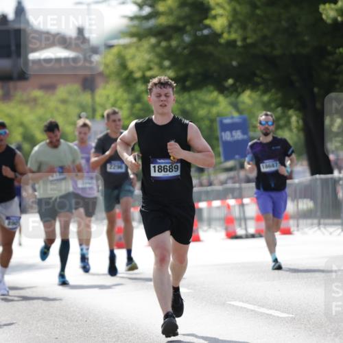 29.06.2025 - hella hamburg halbmarathon Jannik Wohlers http://msf.ph/oto/8197790 29.06.2025 09:47:14 Lombardsbrücke 1217, 2404, 2851, 5923, 8084, 8395, 8901, 9171, 10968, 11019, 11559, 12704, 12751, 13029, 13419, 14459, 16123, 17154, 18419, 18689 meine-sportfotos.de