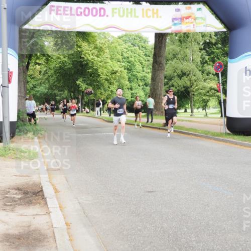 29.06.2025 - hella hamburg halbmarathon MichiJ http://msf.ph/oto/8197838 29.06.2025 10:21:06 Zwischen KM18-KM19 4698, 13617 meine-sportfotos.de