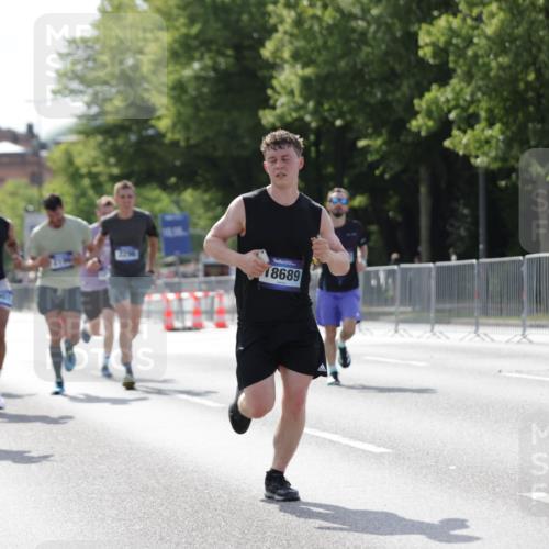 29.06.2025 - hella hamburg halbmarathon Jannik Wohlers http://msf.ph/oto/8197859 29.06.2025 09:47:16 Lombardsbrücke 1217, 2196, 2296, 2404, 2851, 5923, 8084, 8395, 8901, 10968, 11019, 11559, 12462, 12704, 12751, 13029, 13419, 13514, 14459, 14601, 16123, 16964, 17154, 18419, 18687, 18689 meine-sportfotos.de