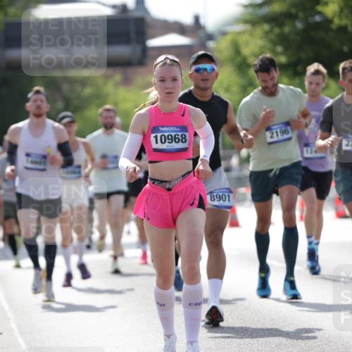 29.06.2025 - hella hamburg halbmarathon Jannik Wohlers http://msf.ph/oto/8197864 29.06.2025 09:47:17 Lombardsbrücke 1217, 2196, 2296, 2404, 2851, 5923, 8084, 8395, 8901, 10968, 11019, 11559, 12462, 12704, 12751, 13029, 13419, 13514, 14601, 16123, 16964, 17154, 18419, 18687, 18689 meine-sportfotos.de