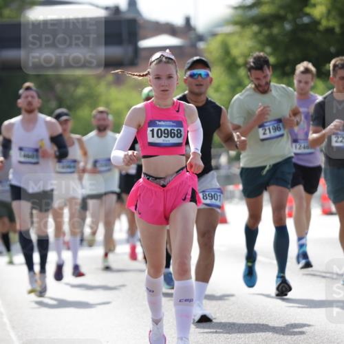 29.06.2025 - hella hamburg halbmarathon Jannik Wohlers http://msf.ph/oto/8197873 29.06.2025 09:47:17 Lombardsbrücke 1217, 2196, 2296, 2404, 2851, 5923, 8084, 8395, 8901, 10968, 11019, 11559, 12462, 12704, 12751, 13029, 13419, 13514, 14601, 16123, 16964, 17154, 18419, 18687, 18689 meine-sportfotos.de