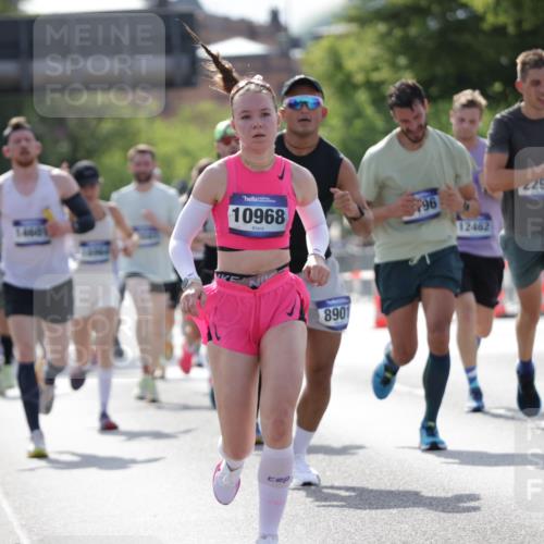 29.06.2025 - hella hamburg halbmarathon Jannik Wohlers http://msf.ph/oto/8197889 29.06.2025 09:47:18 Lombardsbrücke 1217, 2196, 2296, 2404, 2851, 5092, 5923, 8084, 8395, 8901, 10968, 11019, 11559, 12462, 12751, 13029, 13419, 13514, 14601, 16123, 16964, 17154, 18419, 18687, 18689 meine-sportfotos.de