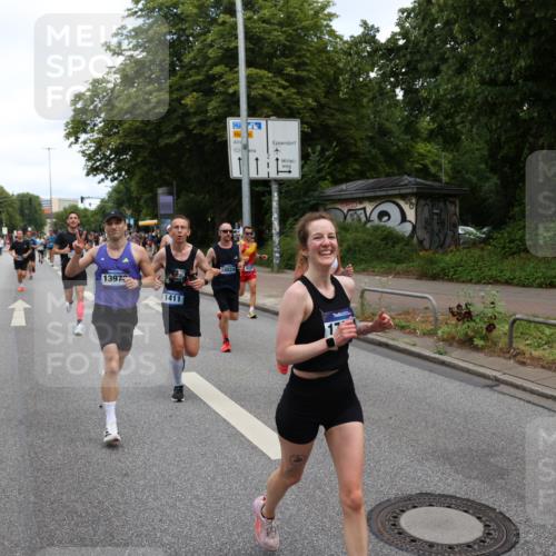 29.06.2025 - hella hamburg halbmarathon Yannick Fuchs http://msf.ph/oto/8197974 29.06.2025 10:31:45 20KM 1411, 2767, 4860, 4865, 5003, 5092, 5307, 5315, 6123, 6458, 6529, 7310, 7482, 8362, 9178, 9296, 9914, 10680, 10738, 11833, 13141, 13854, 13972, 14387, 14459, 14691, 14934, 15178, 15261, 15939, 16523, 16992, 17024, 17125, 17137, 17306, 17658, 17723, 18062, 18159, 18384, 18824 meine-sportfotos.de