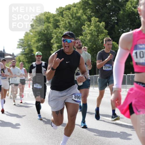 29.06.2025 - hella hamburg halbmarathon Jannik Wohlers http://msf.ph/oto/8197997 29.06.2025 09:47:21 Lombardsbrücke 1164, 1217, 2196, 2296, 2404, 2851, 5092, 5923, 8084, 8395, 8901, 10968, 11019, 11559, 12462, 12751, 13029, 13419, 13514, 13798, 14601, 14952, 15965, 16123, 16964, 17154, 17306, 18159, 18216, 18419, 18687, 18689 meine-sportfotos.de