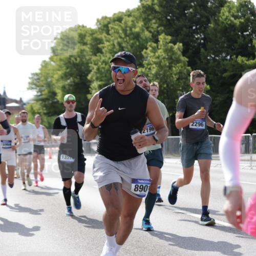 29.06.2025 - hella hamburg halbmarathon Jannik Wohlers http://msf.ph/oto/8198015 29.06.2025 09:47:21 Lombardsbrücke 1164, 1217, 2196, 2296, 2404, 2851, 5092, 5923, 8084, 8395, 8901, 10968, 11019, 11559, 12462, 12751, 13029, 13419, 13514, 13798, 14601, 14952, 15965, 16123, 16964, 17154, 17306, 18159, 18216, 18419, 18687, 18689 meine-sportfotos.de