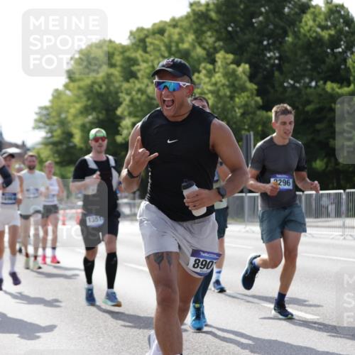 29.06.2025 - hella hamburg halbmarathon Jannik Wohlers http://msf.ph/oto/8198034 29.06.2025 09:47:21 Lombardsbrücke 1164, 1217, 2196, 2296, 2404, 2851, 5092, 5923, 8084, 8395, 8901, 10968, 11019, 11559, 12462, 12751, 13029, 13419, 13514, 13798, 14601, 14952, 15965, 16123, 16964, 17154, 17306, 18159, 18216, 18419, 18687, 18689 meine-sportfotos.de