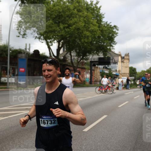 29.06.2025 - hella hamburg halbmarathon Yannick Fuchs http://msf.ph/oto/8198036 29.06.2025 10:44:30 20KM 1119, 1321, 1399, 1507, 1630, 2020, 2234, 3296, 3852, 3947, 4127, 4346, 5115, 5894, 6662, 6712, 6795, 7176, 7583, 7930, 7932, 8153, 8313, 8572, 8657, 8704, 9303, 10371, 10750, 11356, 11455, 11607, 12235, 12527, 12624, 13008, 13282, 13609, 13758, 13812, 13875, 14034, 14257, 15803, 15950, 16000, 16242, 16716, 16732, 16806, 17179, 17247, 17319, 17384, 18066, 18228, 18229, 18370, 18499, 18657, 18658, 18811, 18884 meine-sportfotos.de
