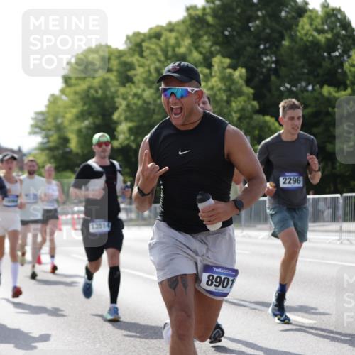 29.06.2025 - hella hamburg halbmarathon Jannik Wohlers http://msf.ph/oto/8198064 29.06.2025 09:47:21 Lombardsbrücke 1164, 1217, 2196, 2296, 2404, 2851, 5092, 5923, 8084, 8395, 8901, 10968, 11019, 11559, 12462, 12751, 13029, 13419, 13514, 13798, 14601, 14952, 15965, 16123, 16964, 17154, 17306, 18159, 18216, 18419, 18687, 18689 meine-sportfotos.de