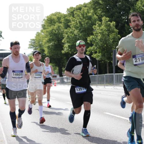 29.06.2025 - hella hamburg halbmarathon Jannik Wohlers http://msf.ph/oto/8198132 29.06.2025 09:47:22 Lombardsbrücke 1164, 1217, 2196, 2296, 2404, 2851, 5092, 5923, 8084, 8395, 8901, 9944, 10968, 11019, 11559, 12462, 12751, 13419, 13514, 13798, 14601, 14952, 15965, 16123, 16964, 17154, 17306, 18159, 18216, 18419, 18687, 18689 meine-sportfotos.de