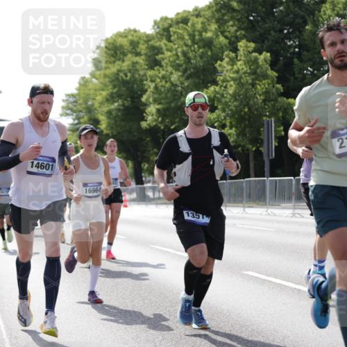 29.06.2025 - hella hamburg halbmarathon Jannik Wohlers http://msf.ph/oto/8198155 29.06.2025 09:47:22 Lombardsbrücke 1164, 1217, 2196, 2296, 2404, 2851, 5092, 5923, 8084, 8395, 8901, 9944, 10968, 11019, 11559, 12462, 12751, 13419, 13514, 13798, 14601, 14952, 15965, 16123, 16964, 17154, 17306, 18159, 18216, 18419, 18687, 18689 meine-sportfotos.de