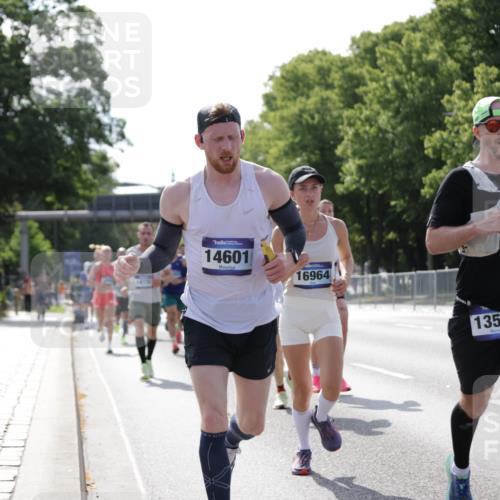 29.06.2025 - hella hamburg halbmarathon Jannik Wohlers http://msf.ph/oto/8198202 29.06.2025 09:47:22 Lombardsbrücke 1164, 1217, 2196, 2296, 2404, 2851, 5092, 5923, 8084, 8395, 8901, 9944, 10968, 11019, 11559, 12462, 12751, 13419, 13514, 13798, 14601, 14952, 15965, 16123, 16964, 17154, 17306, 18159, 18216, 18419, 18687, 18689 meine-sportfotos.de