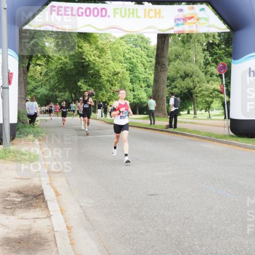 29.06.2025 - hella hamburg halbmarathon MichiJ http://msf.ph/oto/8198224 29.06.2025 10:21:10 Zwischen KM18-KM19 4129, 4698, 5187, 5746, 13617 meine-sportfotos.de