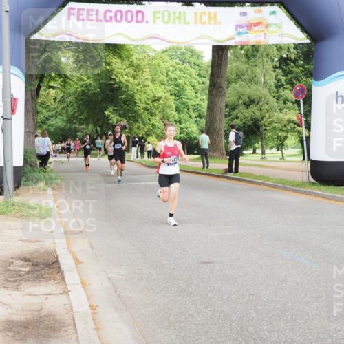 29.06.2025 - hella hamburg halbmarathon MichiJ http://msf.ph/oto/8198242 29.06.2025 10:21:11 Zwischen KM18-KM19 4129, 4698, 5187, 5746, 13617 meine-sportfotos.de