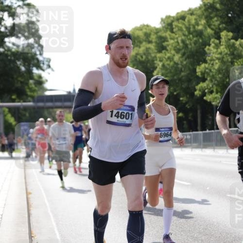 29.06.2025 - hella hamburg halbmarathon Jannik Wohlers http://msf.ph/oto/8198250 29.06.2025 09:47:22 Lombardsbrücke 1164, 1217, 2196, 2296, 2404, 2851, 5092, 5923, 8084, 8395, 8901, 9944, 10968, 11019, 11559, 12462, 12751, 13419, 13514, 13798, 14601, 14952, 15965, 16123, 16964, 17154, 17306, 18159, 18216, 18419, 18687, 18689 meine-sportfotos.de