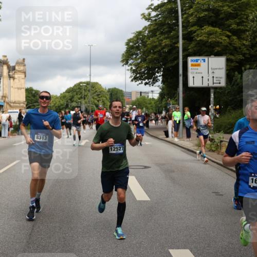 29.06.2025 - hella hamburg halbmarathon Yannick Fuchs http://msf.ph/oto/8198261 29.06.2025 10:44:32 20KM 1119, 1321, 1399, 1466, 1507, 1630, 1750, 1817, 2234, 3296, 3947, 4127, 4346, 5115, 5894, 6027, 6662, 6712, 6795, 7176, 7583, 7930, 7932, 8153, 8313, 8572, 8657, 8704, 10371, 10750, 11356, 11455, 11607, 12235, 12527, 12624, 13008, 13282, 13609, 13687, 13701, 13758, 13812, 13875, 14034, 14257, 15362, 15803, 15950, 16242, 16716, 16732, 16806, 17179, 17247, 17319, 17384, 18066, 18228, 18370, 18394, 18499, 18657, 18658, 18811, 18884 meine-sportfotos.de