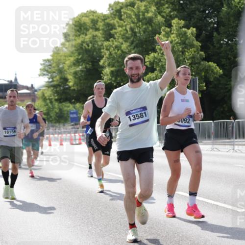 29.06.2025 - hella hamburg halbmarathon Jannik Wohlers http://msf.ph/oto/8198270 29.06.2025 09:47:24 Lombardsbrücke 1164, 2196, 2296, 5092, 5923, 8084, 8901, 9178, 9944, 10384, 10968, 11019, 11559, 12462, 12751, 12865, 13419, 13514, 13798, 14601, 14952, 15965, 16123, 16964, 17154, 17306, 18159, 18216, 18687, 18689 meine-sportfotos.de