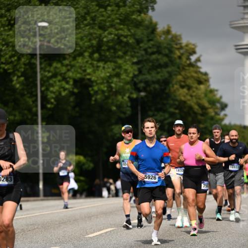 29.06.2025 - hella hamburg halbmarathon Dr. Thomas Lammeyer http://msf.ph/oto/8198281 29.06.2025 10:11:31 Kennedybrücke 1993, 4262, 5242, 5287, 5807, 5845, 5926, 6517, 6518, 6707, 6713, 6715, 6833, 7503, 8585, 9967, 10283, 10700, 10703, 11114, 11394 meine-sportfotos.de