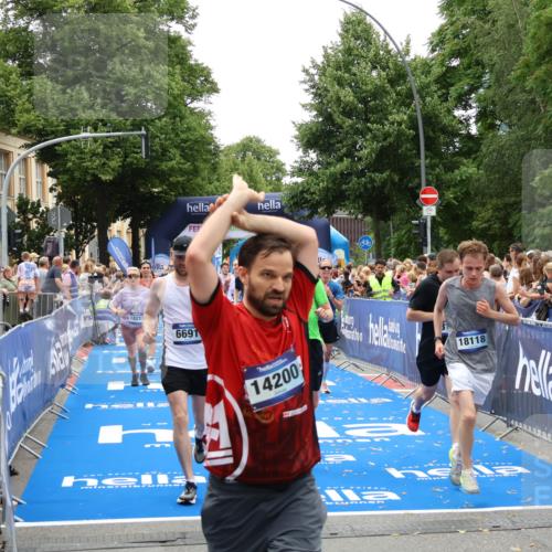 29.06.2025 - hella hamburg halbmarathon Zöllner http://msf.ph/oto/8198296 29.06.2025 10:46:27 Ziel 1600, 2222, 2842, 4237, 6421, 6691, 6978, 7335, 8142, 8981, 9786, 11185, 11773, 12171, 12651, 12891, 13698, 14045, 14200, 14228, 14262, 14482, 15157, 16127, 18118, 18211, 18637, 19209 meine-sportfotos.de