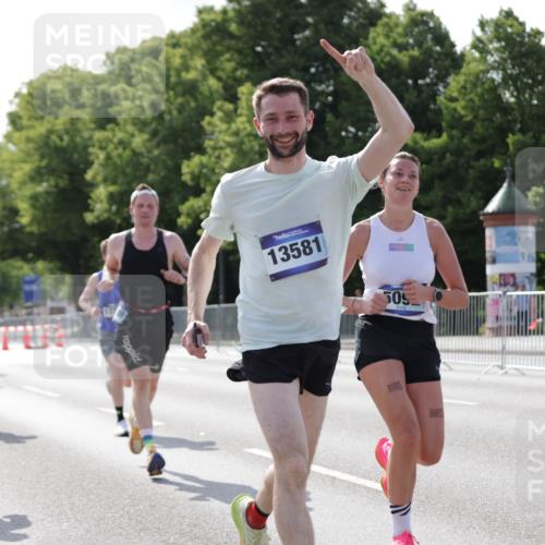 29.06.2025 - hella hamburg halbmarathon Jannik Wohlers http://msf.ph/oto/8198307 29.06.2025 09:47:24 Lombardsbrücke 1164, 2196, 2296, 5092, 5923, 8084, 8901, 9178, 9944, 10384, 10968, 11019, 11559, 12462, 12751, 12865, 13419, 13514, 13798, 14601, 14952, 15965, 16123, 16964, 17154, 17306, 18159, 18216, 18687, 18689 meine-sportfotos.de