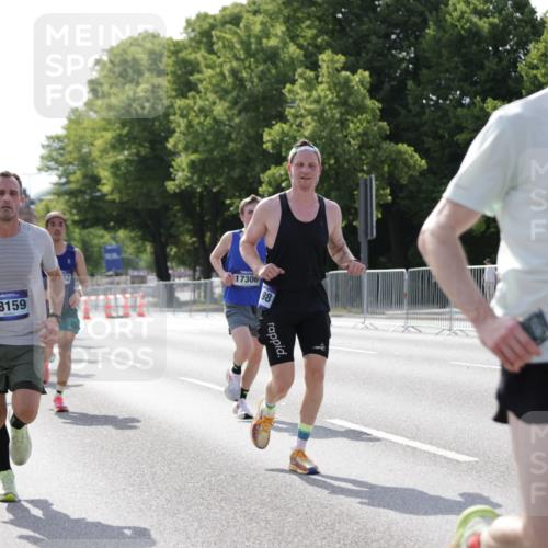 29.06.2025 - hella hamburg halbmarathon Jannik Wohlers http://msf.ph/oto/8198325 29.06.2025 09:47:25 Lombardsbrücke 1164, 2196, 2296, 4602, 5092, 8084, 8901, 9178, 9944, 10384, 10968, 11019, 11559, 11745, 12462, 12751, 12865, 13419, 13514, 13798, 14601, 14952, 15965, 16964, 17154, 17306, 18159, 18216, 18687, 18689, 18841 meine-sportfotos.de