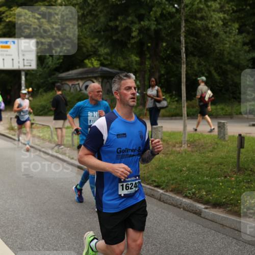 29.06.2025 - hella hamburg halbmarathon Yannick Fuchs http://msf.ph/oto/8198372 29.06.2025 10:44:32 20KM 1119, 1321, 1399, 1466, 1507, 1630, 1750, 1817, 2234, 3296, 3947, 4127, 4346, 5115, 5894, 6027, 6662, 6712, 6795, 7176, 7583, 7930, 7932, 8153, 8313, 8572, 8657, 8704, 10371, 10750, 11356, 11455, 11607, 12235, 12527, 12624, 13008, 13282, 13609, 13687, 13701, 13758, 13812, 13875, 14034, 14257, 15362, 15803, 15950, 16242, 16716, 16732, 16806, 17179, 17247, 17319, 17384, 18066, 18228, 18370, 18394, 18499, 18657, 18658, 18811, 18884 meine-sportfotos.de