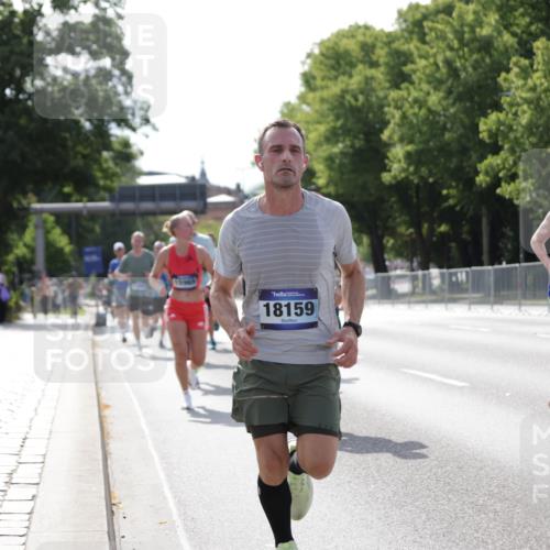 29.06.2025 - hella hamburg halbmarathon Jannik Wohlers http://msf.ph/oto/8198398 29.06.2025 09:47:25 Lombardsbrücke 1164, 2196, 2296, 4602, 5092, 8084, 8901, 9178, 9944, 10384, 10968, 11019, 11559, 11745, 12462, 12751, 12865, 13419, 13514, 13798, 14601, 14952, 15965, 16964, 17154, 17306, 18159, 18216, 18687, 18689, 18841 meine-sportfotos.de