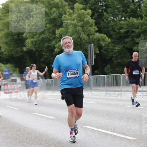 29.06.2025 - hella hamburg halbmarathon Jannik Wohlers http://msf.ph/oto/8198406 29.06.2025 10:25:01 Lombardsbrücke 1093, 1627, 2278, 3961, 3963, 5564, 5814, 6869, 8962, 9811, 9927, 10845, 10846, 11157, 11662, 13510, 13842, 14086, 15016, 15119, 15283, 16421, 16422 meine-sportfotos.de