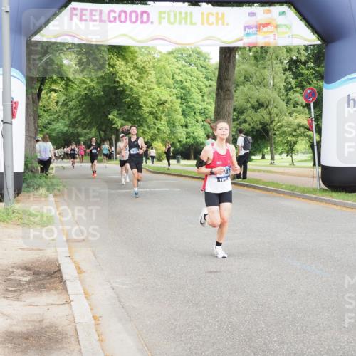 29.06.2025 - hella hamburg halbmarathon MichiJ http://msf.ph/oto/8198411 29.06.2025 10:21:11 Zwischen KM18-KM19 4129, 4698, 5187, 5746, 13617 meine-sportfotos.de