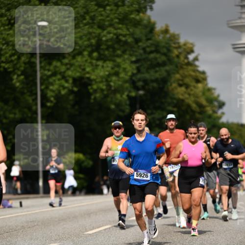 29.06.2025 - hella hamburg halbmarathon Dr. Thomas Lammeyer http://msf.ph/oto/8198425 29.06.2025 10:11:31 Kennedybrücke 1993, 4262, 5242, 5287, 5807, 5845, 5926, 6517, 6518, 6707, 6713, 6715, 6833, 7503, 8585, 9967, 10283, 10700, 10703, 11114, 11394 meine-sportfotos.de