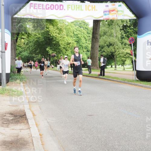 29.06.2025 - hella hamburg halbmarathon MichiJ http://msf.ph/oto/8198512 29.06.2025 10:21:13 Zwischen KM18-KM19 4129, 4698, 5187, 5746, 13617 meine-sportfotos.de