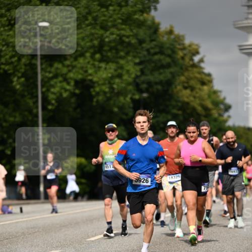 29.06.2025 - hella hamburg halbmarathon Dr. Thomas Lammeyer http://msf.ph/oto/8198515 29.06.2025 10:11:31 Kennedybrücke 1993, 4262, 5242, 5287, 5807, 5845, 5926, 6517, 6518, 6707, 6713, 6715, 6833, 7503, 8585, 9967, 10283, 10700, 10703, 11114, 11394 meine-sportfotos.de