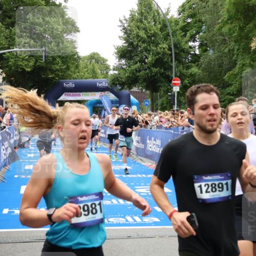 29.06.2025 - hella hamburg halbmarathon Zöllner http://msf.ph/oto/8198572 29.06.2025 10:46:36 Ziel 4497, 5459, 8482, 9051, 9232, 9386, 9529, 9786, 13525, 15133, 15206, 17281, 17461, 18882 meine-sportfotos.de