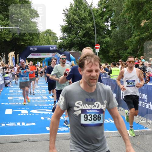 29.06.2025 - hella hamburg halbmarathon Zöllner http://msf.ph/oto/8198695 29.06.2025 10:46:39 Ziel 1920, 1942, 5459, 8482, 9051, 9232, 9529, 13525, 13554, 15026, 15133, 15206, 15714, 17281, 17461, 18297, 18882 meine-sportfotos.de
