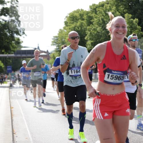 29.06.2025 - hella hamburg halbmarathon Jannik Wohlers http://msf.ph/oto/8198772 29.06.2025 09:47:28 Lombardsbrücke 1164, 1562, 2196, 2296, 4602, 5092, 8901, 9178, 9944, 10384, 10968, 11745, 12462, 12865, 13514, 13798, 13854, 14387, 14601, 14934, 14952, 15261, 15965, 16964, 17306, 18159, 18216, 18573, 18687, 18689, 18841 meine-sportfotos.de